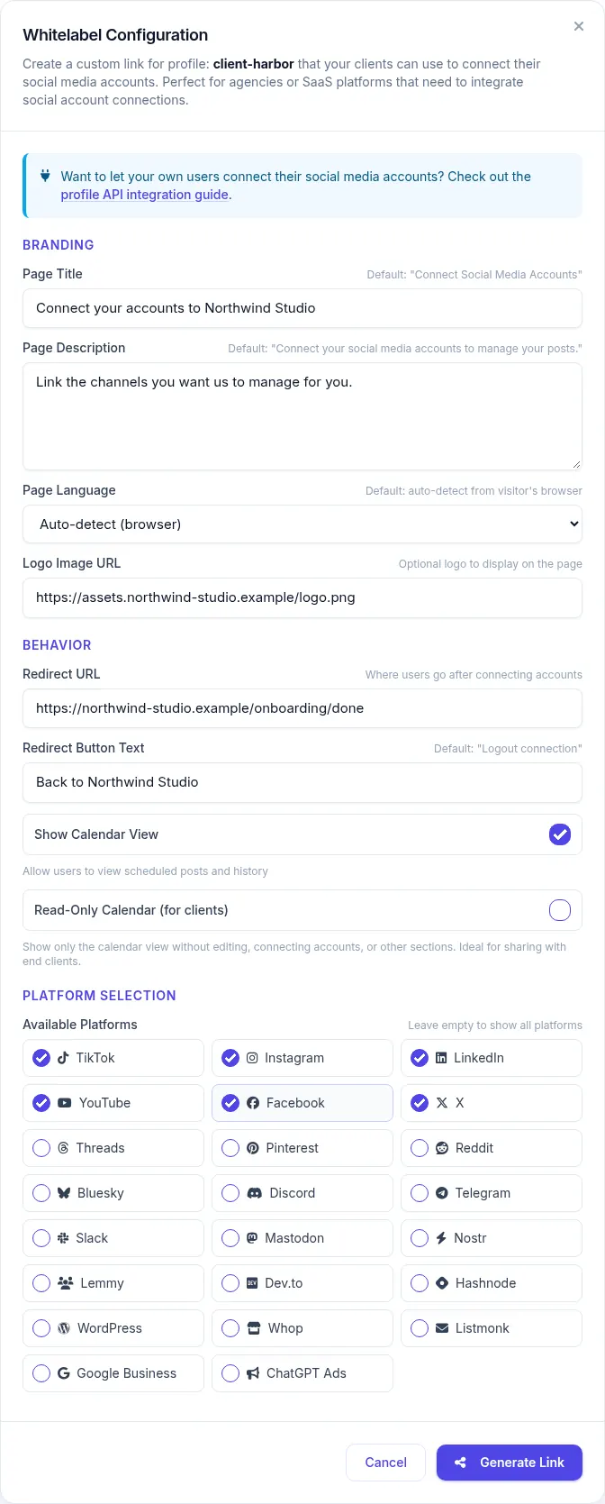 Dialog Whitelabel Configuration im Upload-Post-Dashboard mit Feldern für Seitentitel, Beschreibung, Sprache, Logo-URL, Weiterleitungs-URL, Button-Text, Kalenderoptionen und einer Netzwerkauswahl mit TikTok, Instagram, LinkedIn, YouTube, Facebook und X